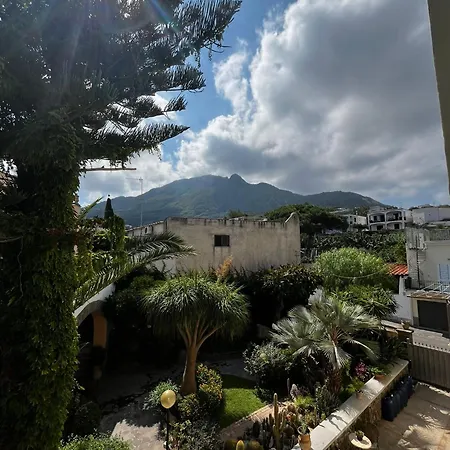 Casa Castagna بيت للعطل