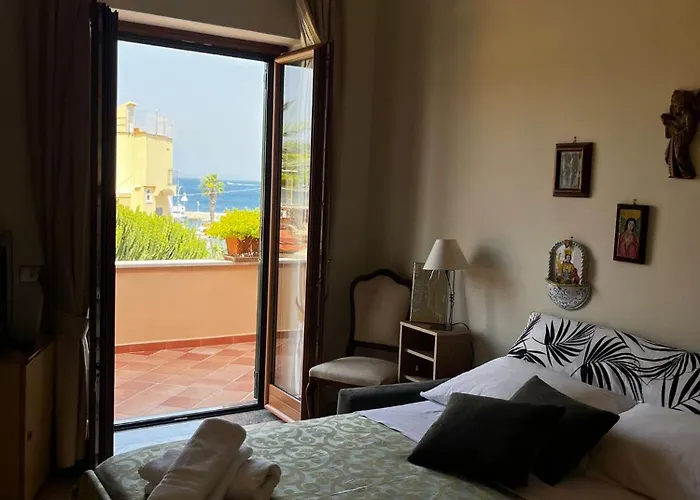 Casa Castagna * Isquia